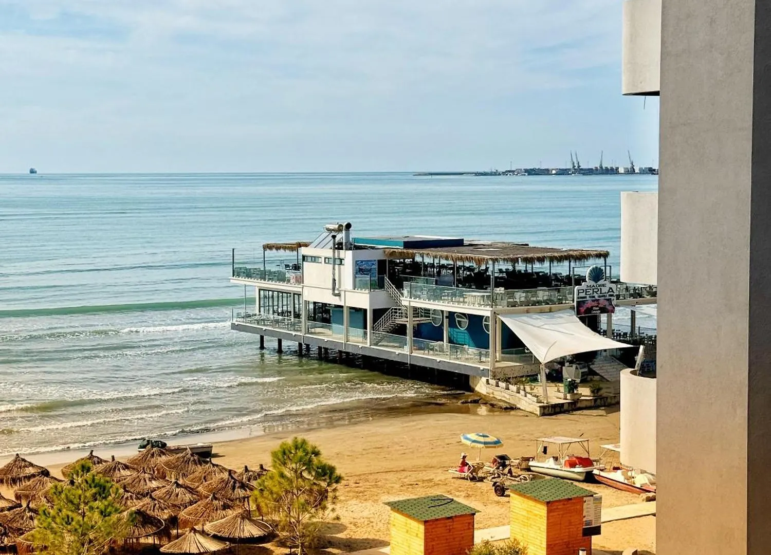 Emperius Searoom Durrës Albanie